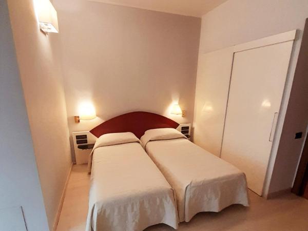 Hotel Continental : photo 10 de la chambre chambre double ou lits jumeaux