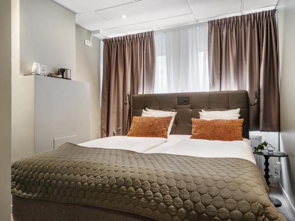 Hotel Point : photo 8 de la chambre petite chambre double