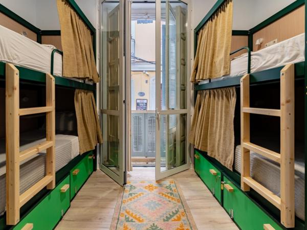 The Urban Jungle Hostel : photo 1 de la chambre lit dans dortoir pour femmes de 4 lits