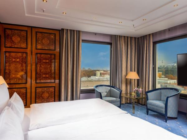 JW Marriott Hotel Berlin : photo 9 de la chambre suite ambassadeur 1 chambre - accès au salon club