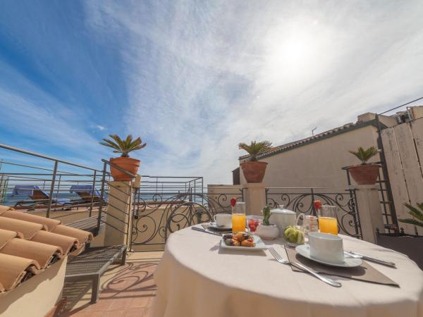 Algilà Ortigia Charme Hotel : photo 9 de la chambre chambre double de luxe avec jacuzzi