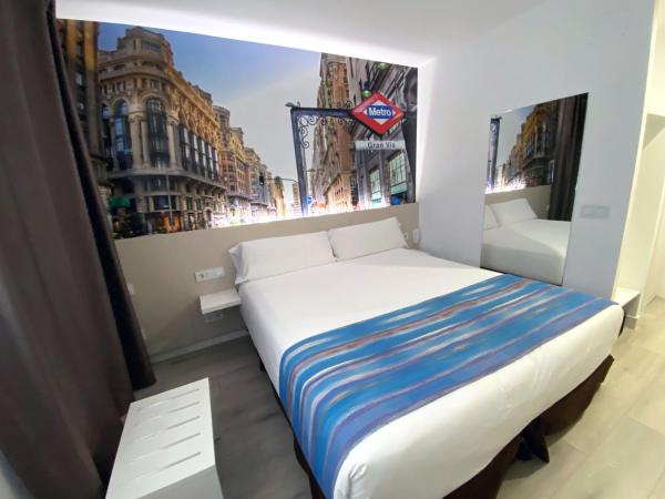 Hotel BESTPRICE Alcalá : photo 1 de la chambre chambre familiale deluxe