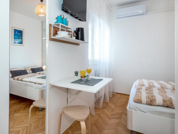 Apartment and Rooms Dalmatiko : photo 5 de la chambre chambre double sans balcon