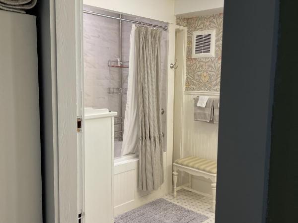 Fisher House Victoria Bed and Breakfast : photo 6 de la chambre chambre lit king-size standard