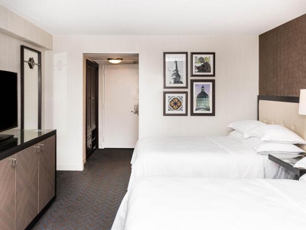 Sheraton Indianapolis City Centre Hotel : photo 4 de la chambre traditional 2 beds, guest room, 2 double