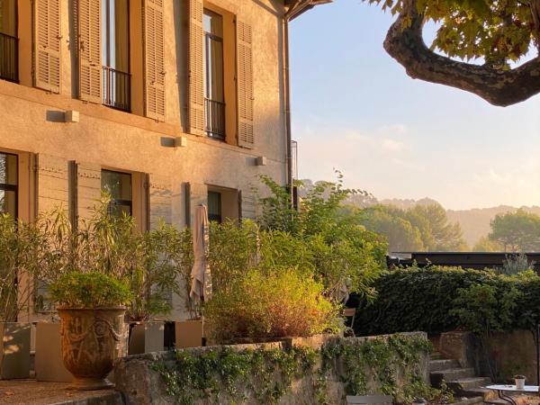 Les Lodges Sainte-Victoire Hotel & Spa : photo 4 de la chambre chambre double exécutive avec terrasse et accès au spa