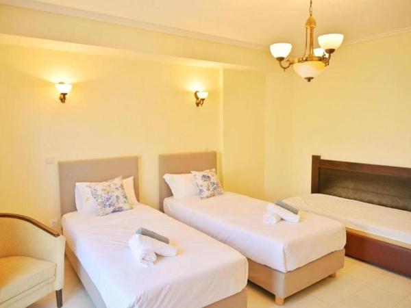 New Times Home & Hotels Near Metro Station Athens Center : photo 2 de la chambre chambre double