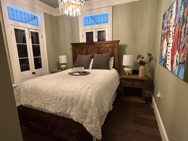 Serenity in the Marigny : photo 1 de la chambre suite lit queen-size