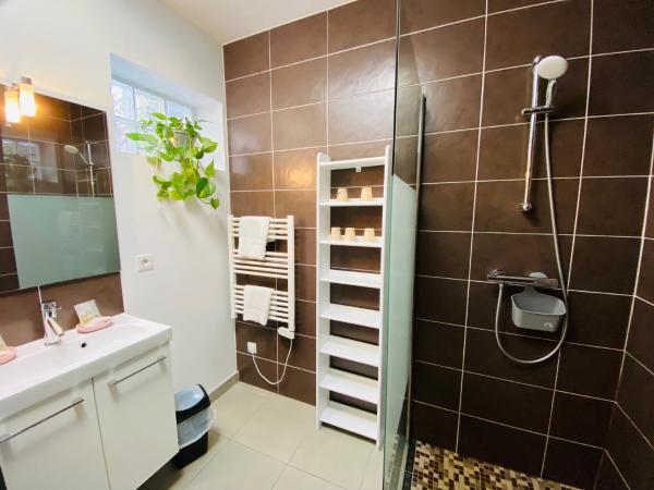 Hotel Saint-Michel : photo 8 de la chambre grande chambre double