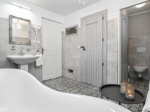 Pension a restaurace Regina : photo 8 de la chambre chambre lit queen-size