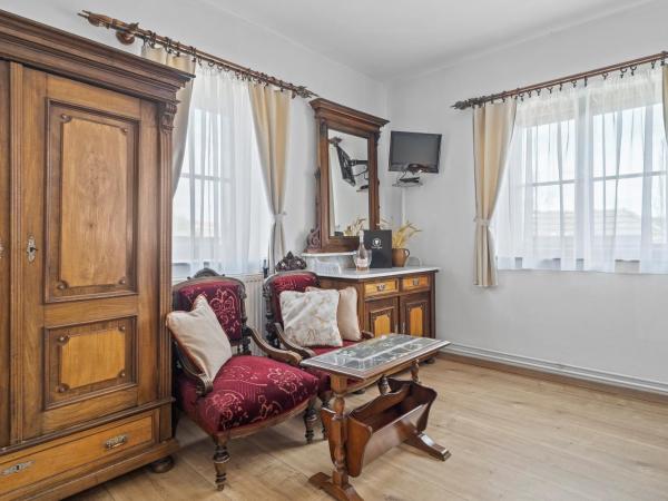 Pension a restaurace Regina : photo 5 de la chambre chambre quadruple avec salle de bains privative