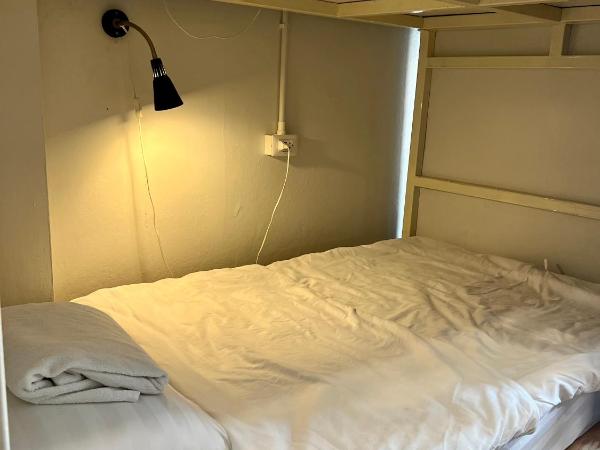 Together Backpackers Hostel : photo 2 de la chambre dortoir mixte de 8 lits
