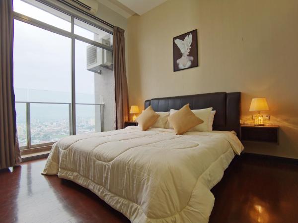 Attic Home Melaka Silverscape Residence & Jonker : photo 3 de la chambre superior king studio (private bathtub and city view)