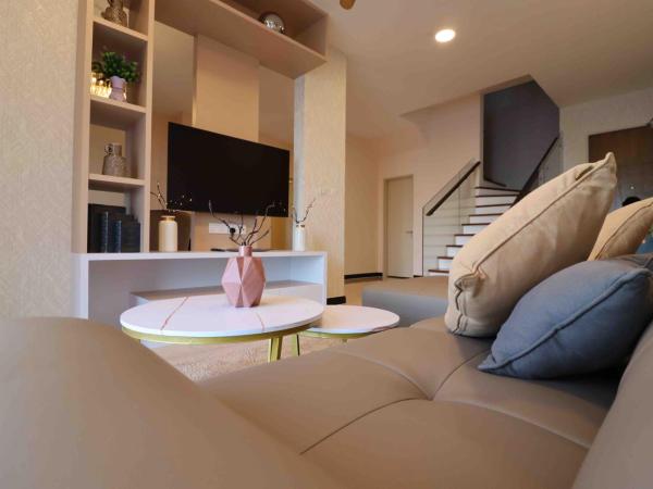 Attic Home Melaka Silverscape Residence & Jonker : photo 4 de la chambre penthouse