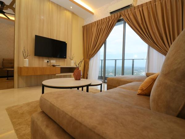 Attic Home Melaka Silverscape Residence & Jonker : photo 5 de la chambre luxury family 3 bedroom suite (private bathtub and sea view)