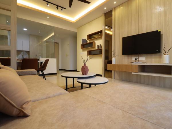 Attic Home Melaka Silverscape Residence & Jonker : photo 4 de la chambre luxury family 3 bedroom suite (private bathtub and sea view)