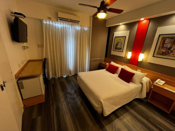 Sarmiento Palace Hotel : photo 3 de la chambre chambre double supérieure avec baignoire spa