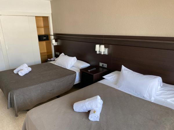 Hotel Rosamar Garden Resort 4* : photo 3 de la chambre chambre double avec lit d'appoint (2 adultes + 2 enfants)