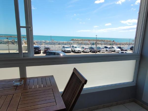 Le Dauphin Bleu : photo 4 de la chambre chambre lits jumeaux avec balcon - vue sur mer