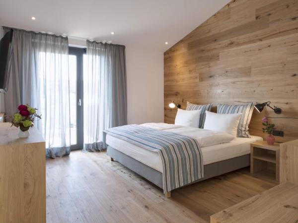 Hotel M120 : photo 10 de la chambre appartement familial