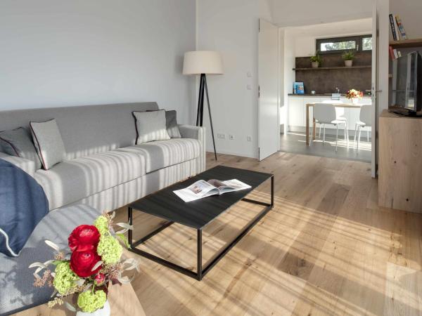 Hotel M120 : photo 9 de la chambre appartement familial