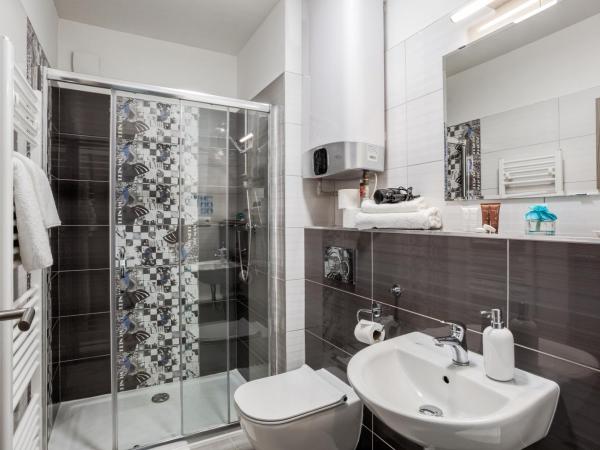 Elendris - Ubytování u kostela : photo 7 de la chambre chambre deluxe double ou lits jumeaux