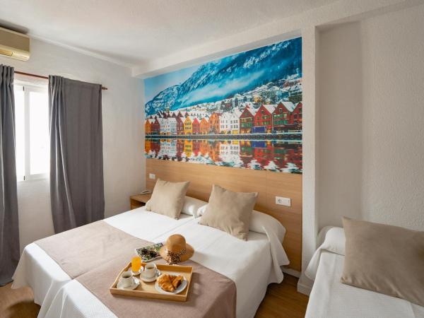 Hotel Internacional : photo 4 de la chambre chambre double ou lits jumeaux