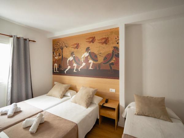 Hotel Internacional : photo 2 de la chambre chambre triple (3 adultes)