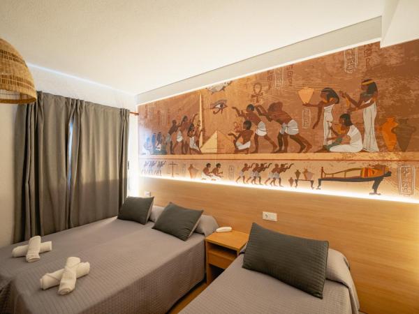 Hotel Internacional : photo 5 de la chambre chambre familiale avec terrasse