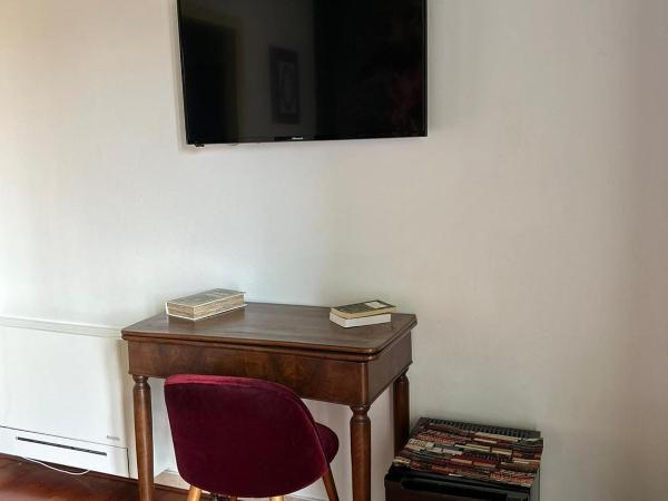 Bibliò Rooms Guesthouse : photo 1 de la chambre chambre triple confort avec douche