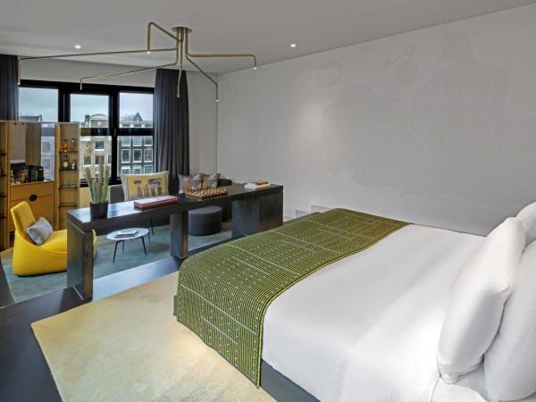 W Amsterdam : photo 7 de la chambre suite studio 1 chambre wow bank, avec 1 lit king-size rond