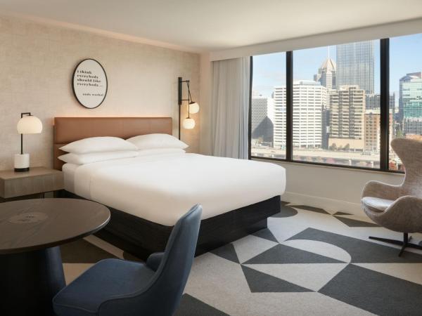 Sheraton Pittsburgh Hotel at Station Square : photo 1 de la chambre chambre lit king-size - vue sur rivière