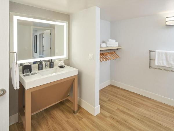 Sheraton Pittsburgh Hotel at Station Square : photo 5 de la chambre suite lit king-size - vue sur fleuve