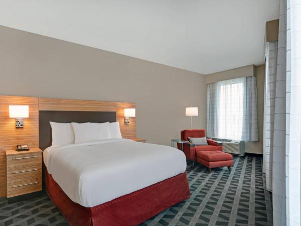 TownePlace Suites by Marriott Indianapolis Downtown : photo 2 de la chambre suite 1 chambre avec lit queen-size et canapé-lit