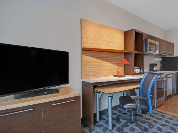 TownePlace Suites by Marriott Indianapolis Downtown : photo 4 de la chambre suite 1 chambre avec lit queen-size et canapé-lit