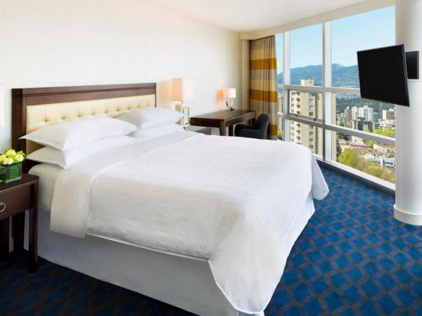 Sheraton Vancouver Wall Centre : photo 1 de la chambre chambre king - Étage Élevé