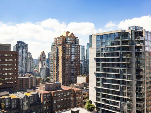Sheraton Vancouver Wall Centre : photo 5 de la chambre chambre lit king-size - Étage inférieur