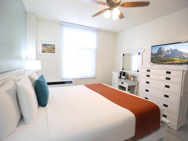 Hotel Carmel Santa Monica : photo 3 de la chambre chambre lit queen-size