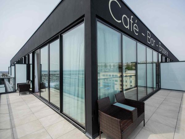 Le Barracuda & Spa, Centre Port, pieds dans l'eau, vue mer : photo 6 de la chambre suite junior avec balcon et accès au spa - vue panoramique