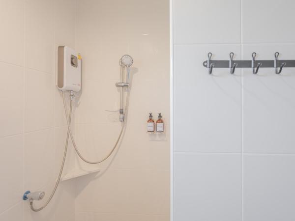 Ang Pao Hotel - SHA Extra Plus : photo 7 de la chambre chambre lit king-size supérieure