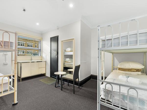 London Plane Backpackers : photo 5 de la chambre lit dans dortoir pour femmes de 4 lits (réservé aux personnes de 18 à 40 ans)