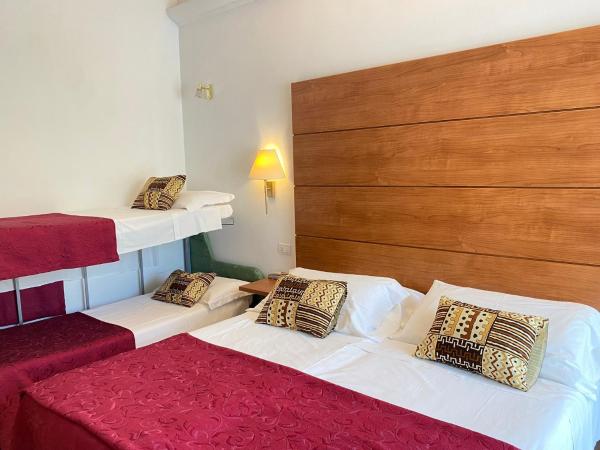 Hotel Villa del Parco : photo 2 de la chambre chambre quadruple supérieure