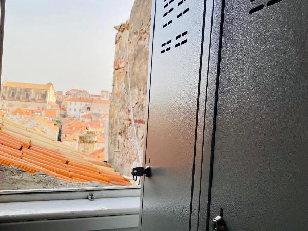 Kingslanding Old Town Hostel : photo 3 de la chambre lit dans dortoir mixte de 6 lits