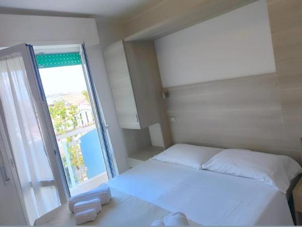 Hotel Gioiella : photo 5 de la chambre chambre double ou lits jumeaux standard avec balcon