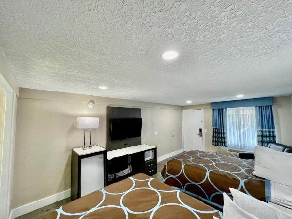 Super 8 by Wyndham Kissimmee-Orlando : photo 4 de la chambre chambre double avec 2 lits doubles - non-fumeurs