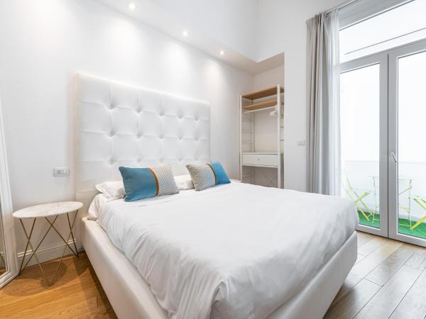 PLEY Boutique Del Centro : photo 4 de la chambre chambre double avec balcon