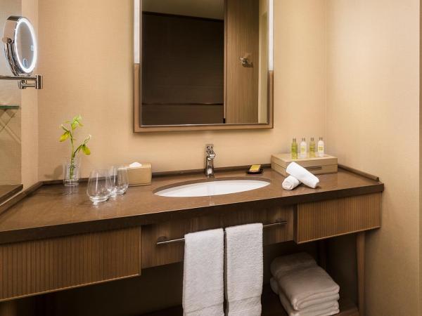 Hilton Hiroshima : photo 4 de la chambre chambre lit king-size - accessible aux personnes à mobilité réduite