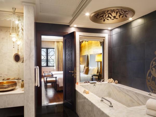 Jumeirah Zabeel Saray Dubai : photo 6 de la chambre suite 2 chambres lit king-size - balcon - accès au club incluant petit-déjeuner, goûter, cocktails en soirée et boissons sans alcool