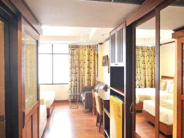 Malaysia Hotel Bangkok : photo 3 de la chambre chambre lits jumeaux - vue sur piscine