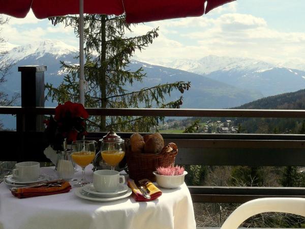 Hôtel de la Forêt : photo 5 de la chambre chambre double ou lits jumeaux avec balcon